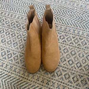 Light brown Urban Outfitter Chelsa Boots.